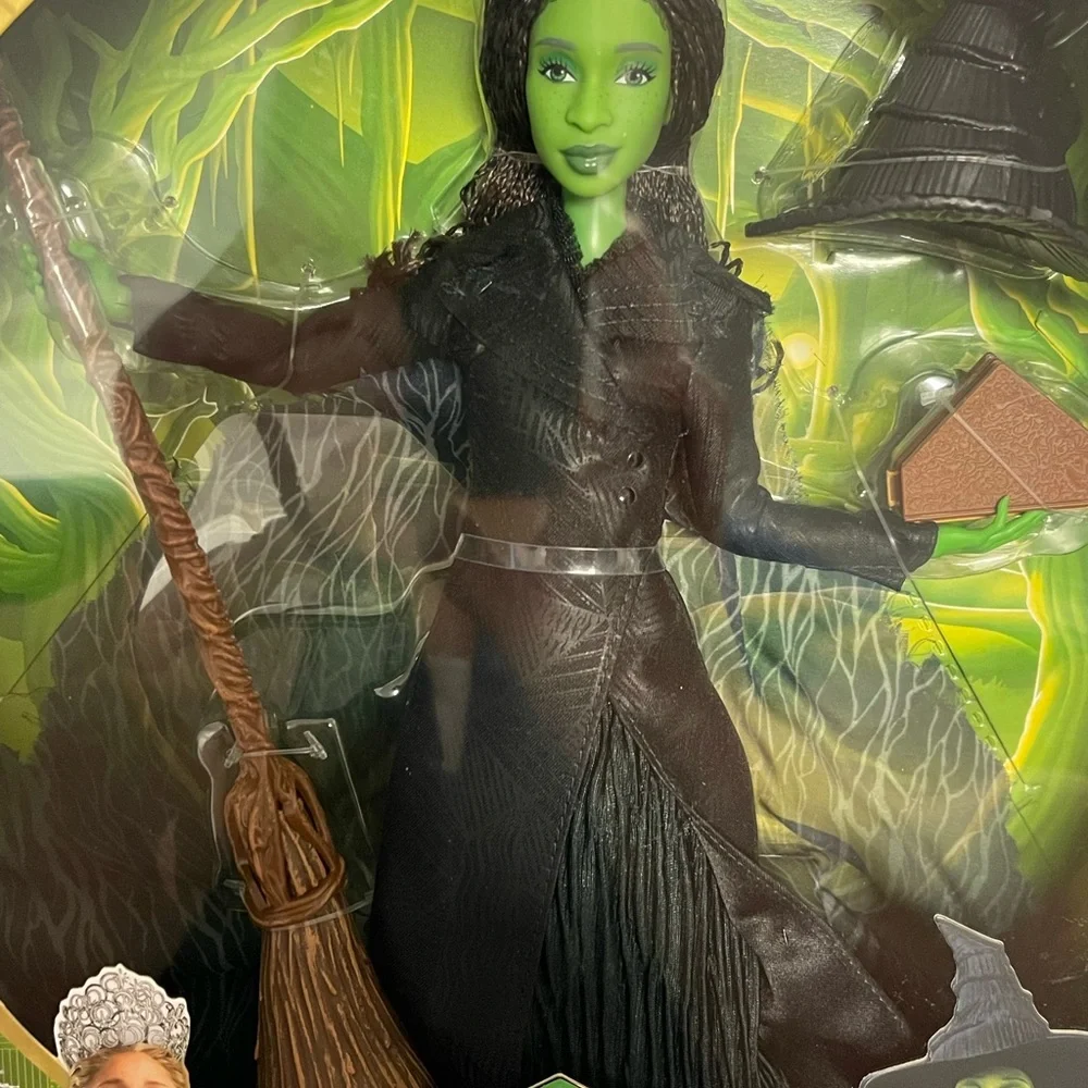Mattel Wicked Elphaba Doll with Broom, Hat, Boots & Grimmerie/Black Outfit - NIP